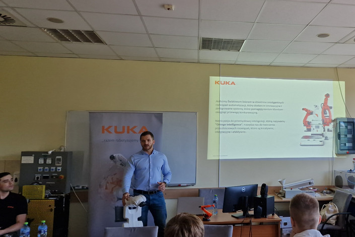 Prezentacja robotów firmy KUKA