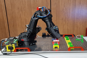 Prezentacja robota Astorino